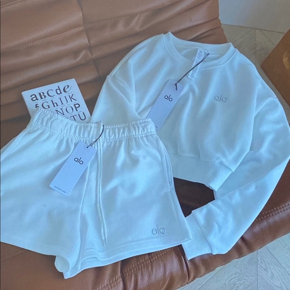 ALO Yoga White Pink Athletic Shorts and Sweatshirt Set - Picture 2 of 6